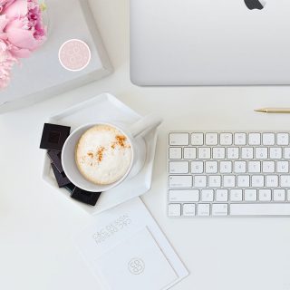 No cometas el error de lanzar tu negocio sin desarrollar una buena estratégia y una identidad de marca completa.

Porque significará que tu marca termina pareciendo inconsistente y poco profesional, lo que literalmente alejará a tu público objetivo y no conseguirás suficientes ventas.

Si necesitas tener una charla sobre tu marca, puedes reservar una consulta gratuita conmigo a través de mi sitio web o correo electrónico. 

¡Lánzate y eleva tu marca al siguiente nivel!
.
.
.
#cicdesignstudio #diseñodemarca #marcas #branddesign #brandingdesign #marcasconestilo #lideratumarca #brandingstrategy #brandingphotography #mujeresemprendedoras #logodesign #diseñografico #creatumarca #packaging #brandingbarcelona #inspiration #consultoriadigital #diseñoweb #Workshop #identidaddemarca #cursobranding #brandingidendity #branddesigner #workshop #branding